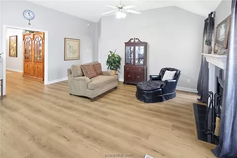 4509 Warwick Ln, Bryan, TX 77802 photo 10