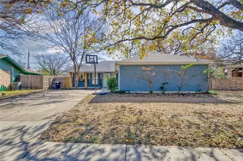 1002 San Saba Dr, College Station, TX 77845
