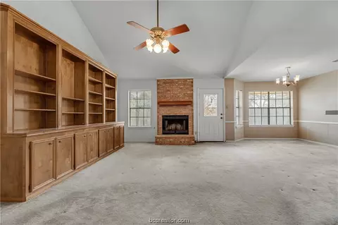 5616 Middlebury Dr, Bryan, TX 77802 photo 3