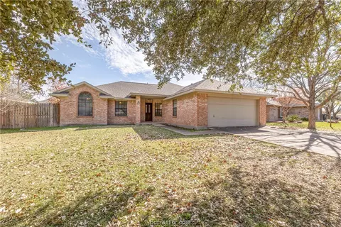 5616 Middlebury Dr, Bryan, TX 77802 photo 2