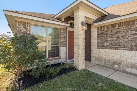 2906 Silver Oak Dr, College Station, TX 77845