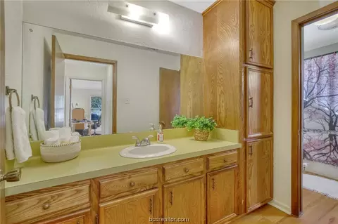 2918 Camelot Dr, Bryan, TX 77802 photo 25