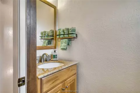 2918 Camelot Dr, Bryan, TX 77802 photo 20