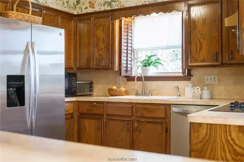 2918 Camelot Dr, Bryan, TX 77802 photo 16
