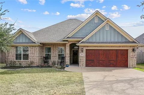 4064 Crestmont Dr, College Station, TX 77845