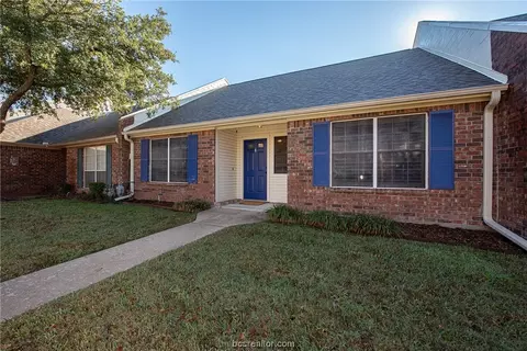 1518 Bennett St, Bryan, TX 77802