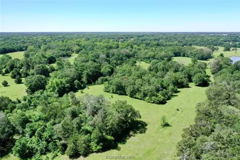 7833 Deep Wl, Bryan, TX 77808 photo 2