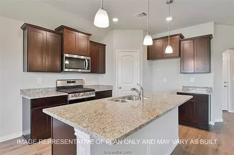 2152 Chief St, Bryan, TX 77807 photo 4