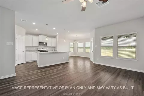 2153 Chief St, Bryan, TX 77807 photo 5