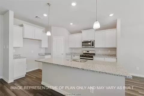 2153 Chief St, Bryan, TX 77807 photo 3