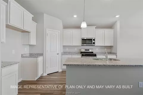 2153 Chief St, Bryan, TX 77807 photo 4