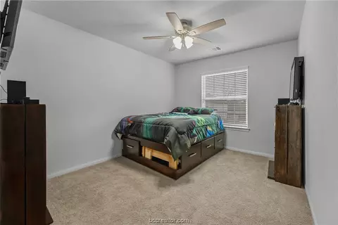 997 Crossing Dr, Bryan, TX 77803 photo 18