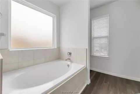 997 Crossing Dr, Bryan, TX 77803 photo 16