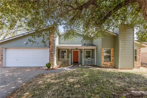 4303 Green Valley Dr, Bryan, TX 77802