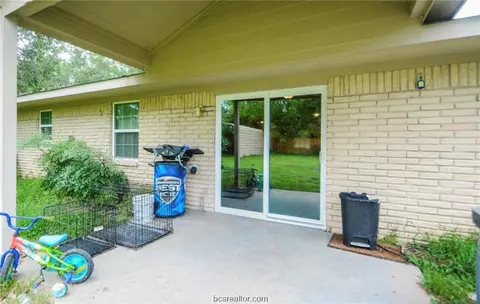 1925 9th, Hempstead, TX 77445 photo 6