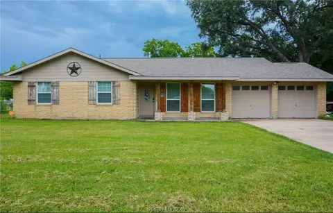 1925 9th, Hempstead, TX 77445