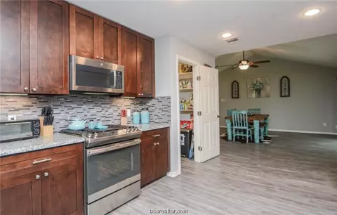 1925 9th, Hempstead, TX 77445 photo 9