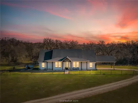 842 County Road 325, Rockdale, TX 76567