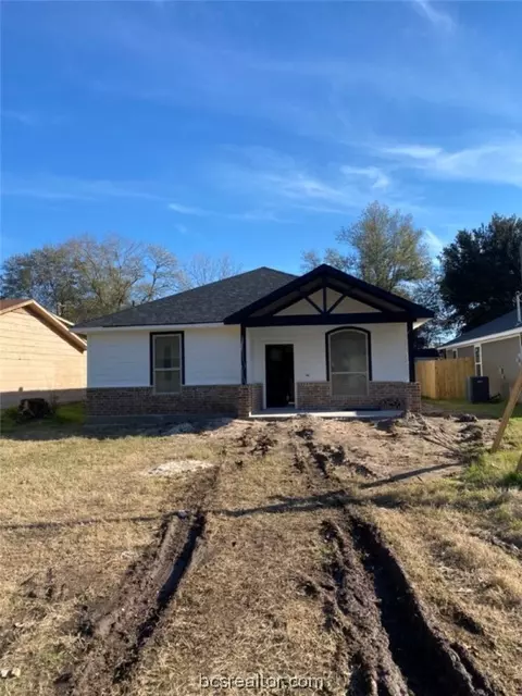 707 W Evans St, Hearne, TX 77859