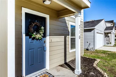 710 Roosevelt St, Navasota, TX 77868