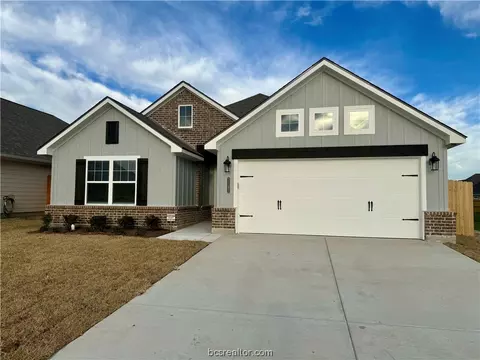 3141 Margaret Rudder Pkwy, Bryan, TX 77808