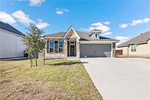 2016 Viva Rd, Bryan, TX 77807