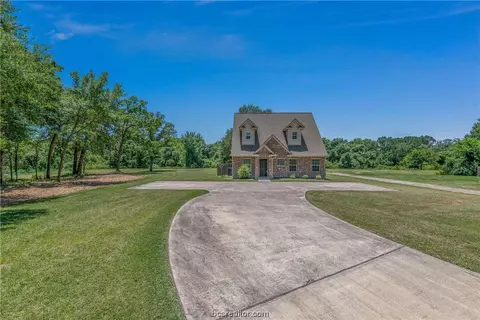 2303 Lorita Cir, Bryan, TX 77807