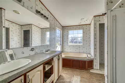 5861 Post Oak, Midway, TX 75852 photo 7