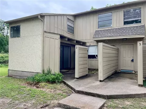 4403 Carter Crk #3, Bryan, TX 77802