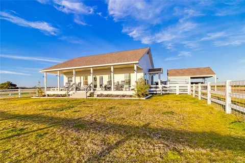 12438 Schultz Rd N, Brenham, TX 77833