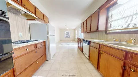 4314 Meadowbrook, Bryan, TX 77802 photo 11