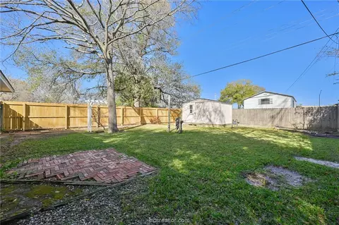 2501 Mchaney Dr, Bryan, TX 77803 photo 11
