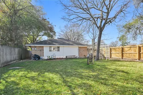 2501 Mchaney Dr, Bryan, TX 77803 photo 12