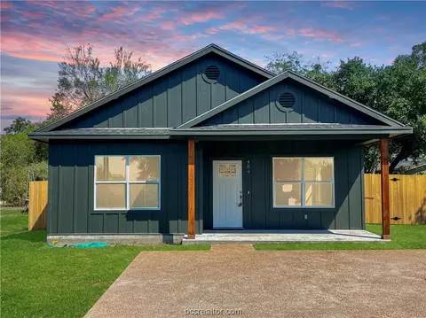 404 W 17th St W, Bryan, TX 77803 photo 2