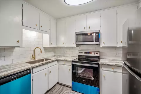 3911 Olive St, Bryan, TX 77801 photo 3