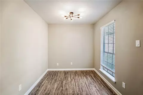 3911 Olive St, Bryan, TX 77801 photo 9