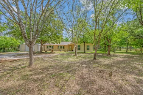 2204 Quail Run, College Station, TX 77845