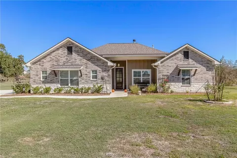 9816 Chelsea Dr, Iola, TX 77861