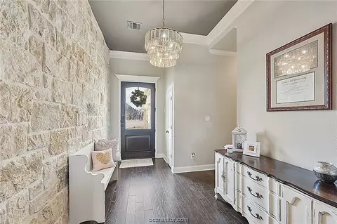 3305 Covington Ct, Bryan, TX 77808 photo 5