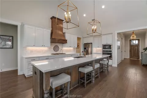 4203 Harding Ct, Bryan, TX 77802 photo 8
