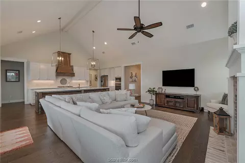 4203 Harding Ct, Bryan, TX 77802 photo 6