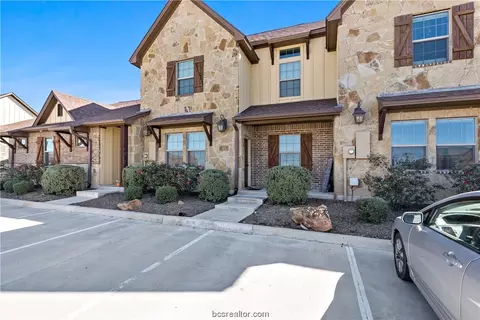 413 Goldilocks Ln, College Station, TX 77845