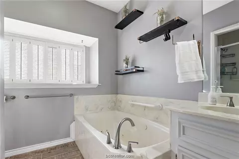 Bath - 2510 Arbor Dr, Bryan, TX 77802 photo 2 of 3