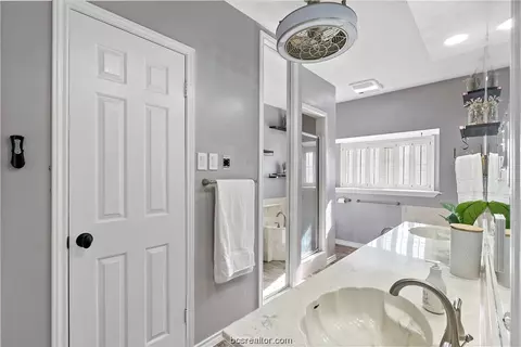 Bath - 2510 Arbor Dr, Bryan, TX 77802 photo 1 of 3