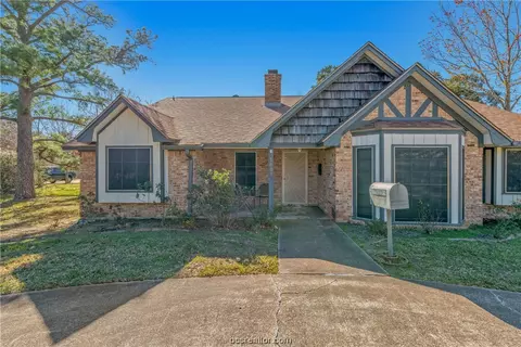1608 Carter Creek Pkwy, Bryan, TX 77802