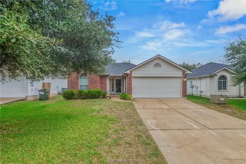 15301 Faircrest Ct, College Station, TX 77845