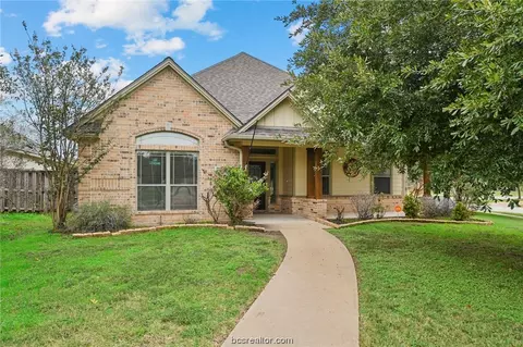 3900 Devrne Dr, College Station, TX 77845