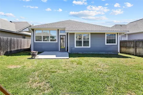 Exterior - 2010 Shimla Dr, Bryan, TX 77807 photo 10 of 12