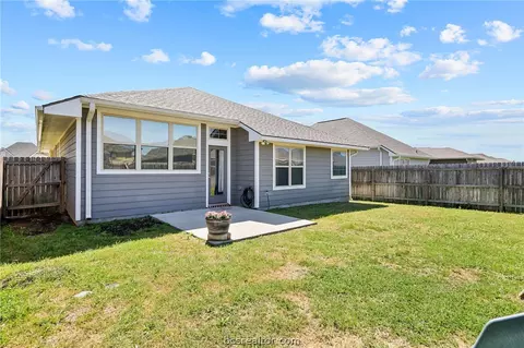 Exterior - 2010 Shimla Dr, Bryan, TX 77807 photo 9 of 12
