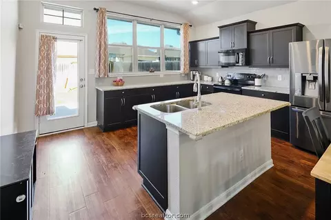 Kitchen - 2010 Shimla Dr, Bryan, TX 77807 photo 3 of 7